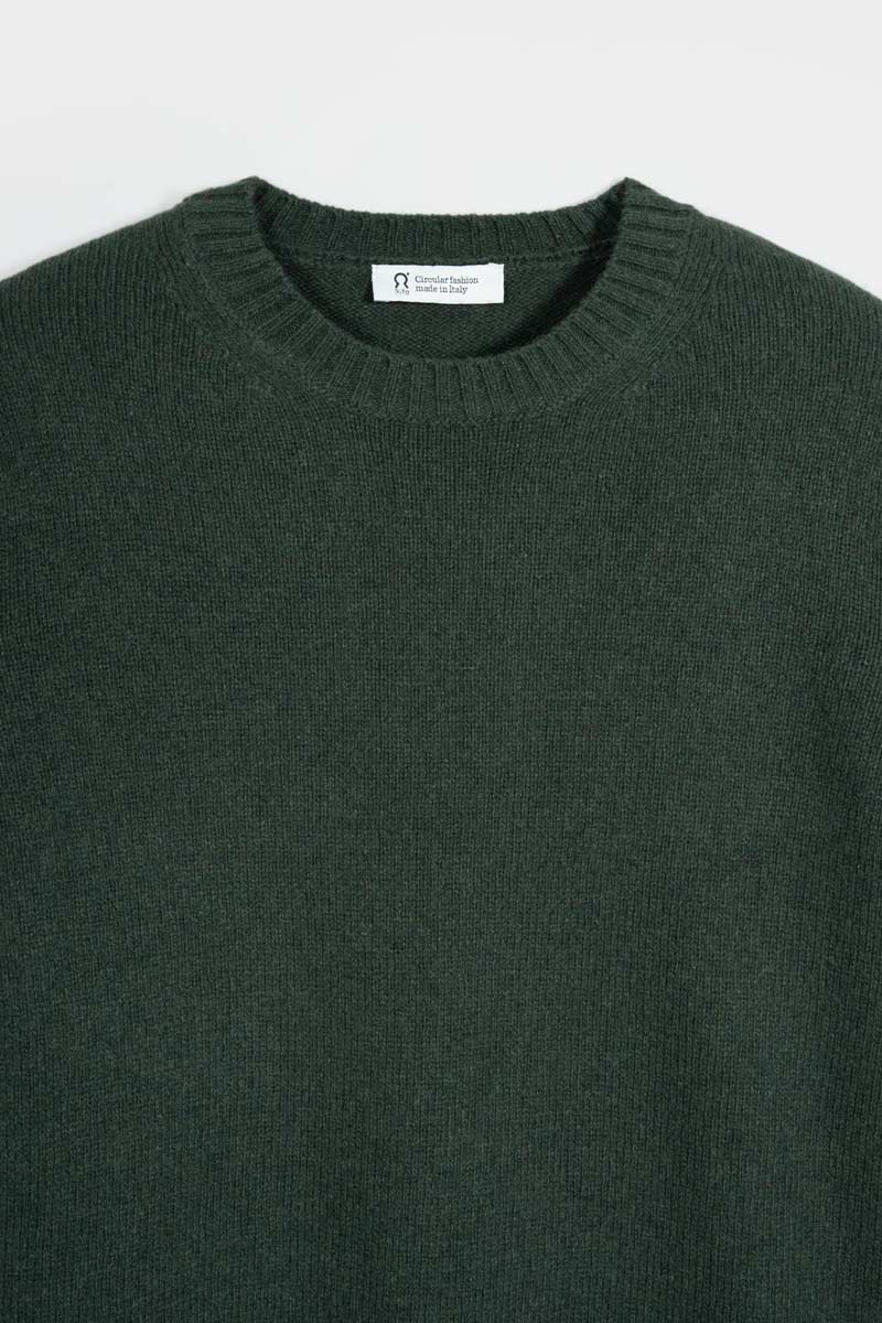 grüner Pullover Romeo aus recycelter Kaschmirwolle