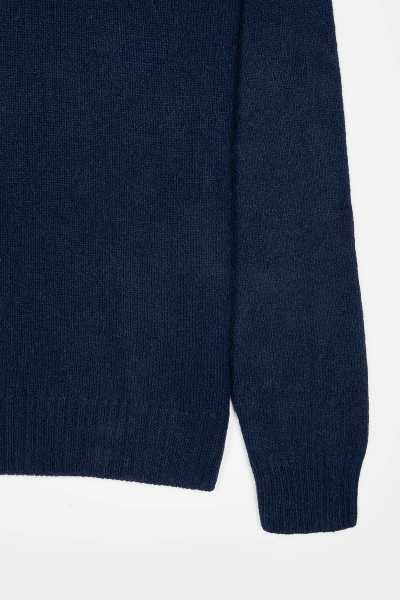 blauer Pullover Romeo aus recycelter Kaschmirwolle