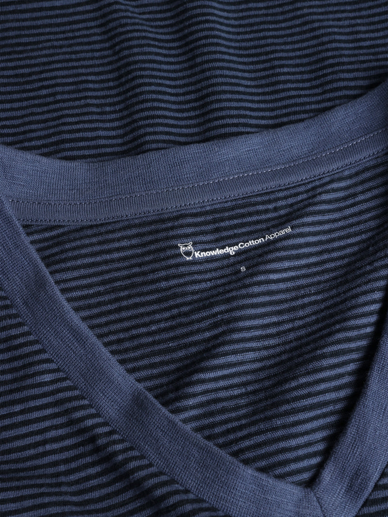 T-Shirt V-Ausschnitt