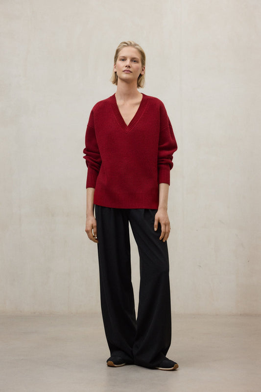 Roter Strickpullover Azalea