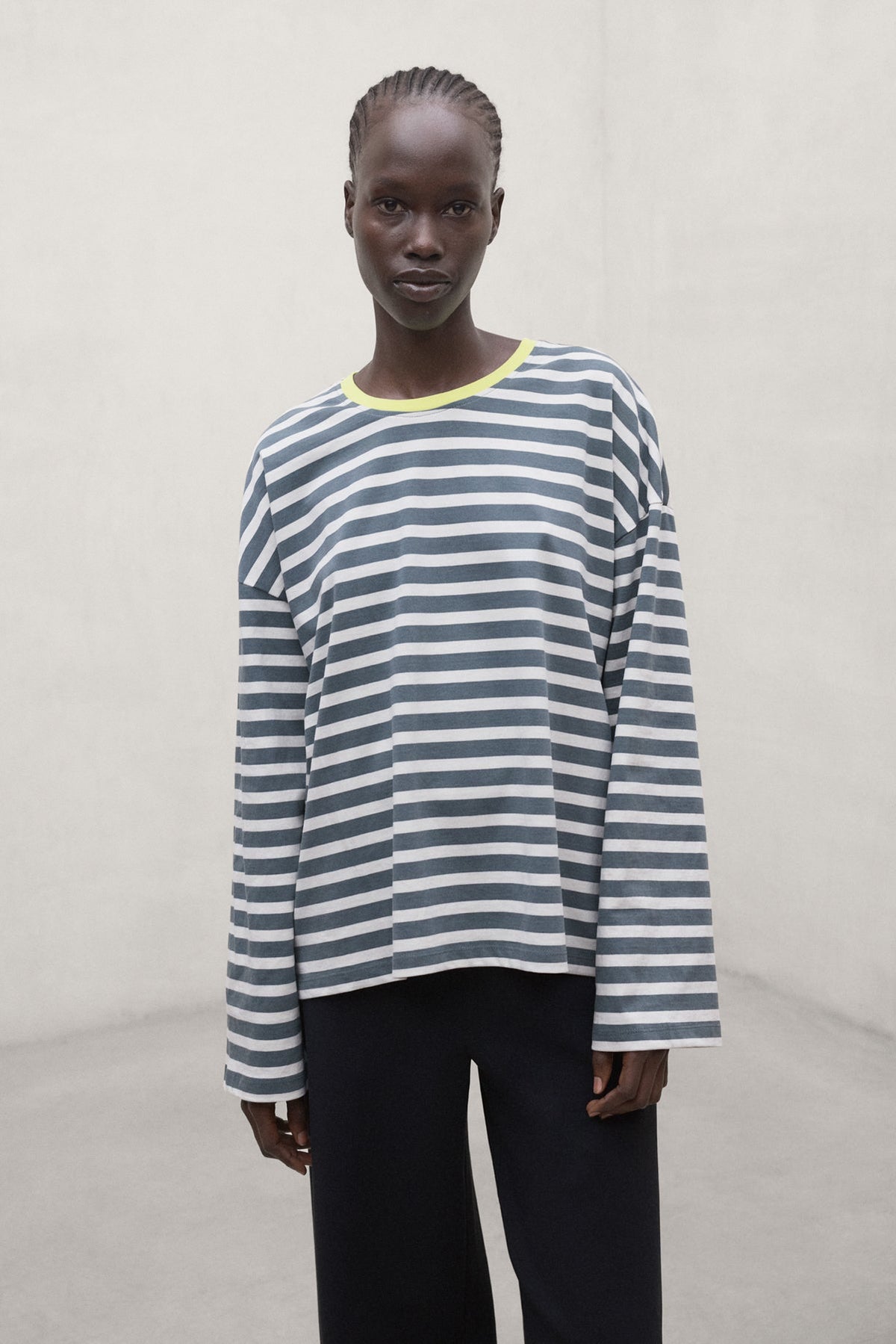 Ecoalf Langarmshirt Bergami  weissgrau gesteift Damen Langarmshirt oversized aus 100% recycelte Baumwolle