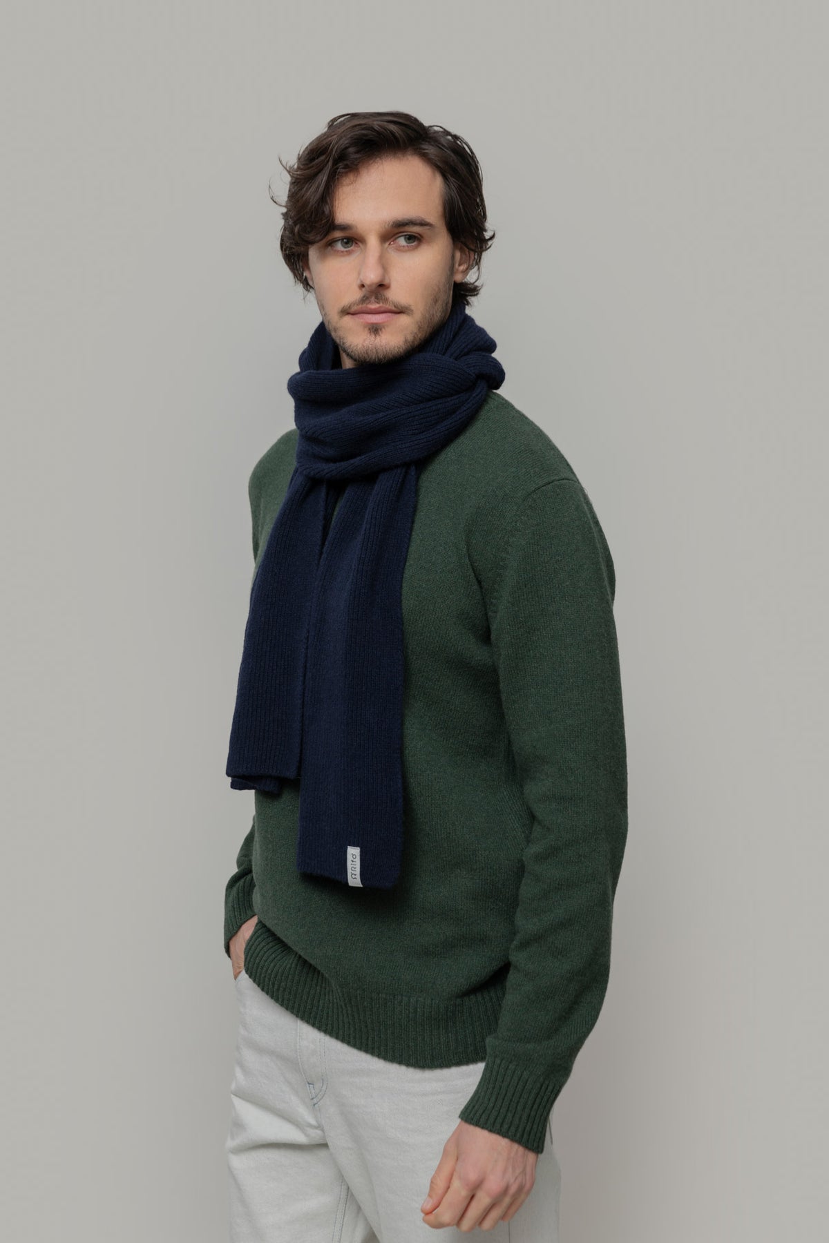 Rifo Federico schwarzer Schal unisex recyceltes Kaschmir