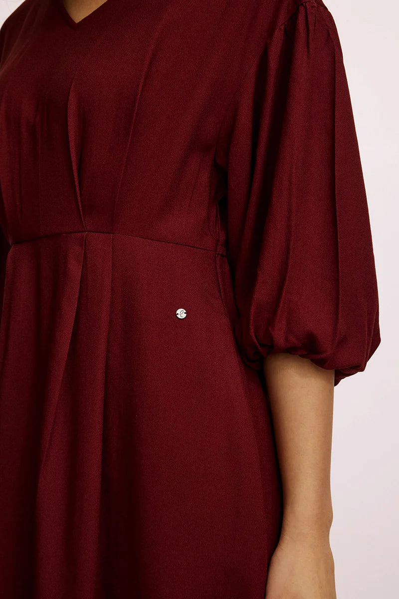 Tailliertes Kleid aus EcoVero™